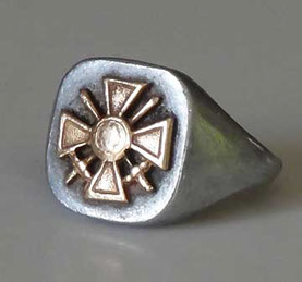 Ring in aluminium with Croix de Guerre in copper alloy.