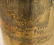 Shell's lower part is engraved with a roaring Lion of Flanders, all claws out, defending the&nbsp; flag against hovering German Eagle.