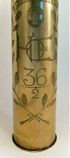 Shell Red Cross engraved Souvenir de Guerre HOE 36/2 (Clearing Hospital type 2) framed by a garland.