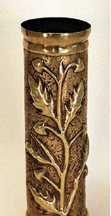 Shell with oak leaves and acorns