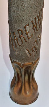 Shell Varennes 1918 on a stippled background and fluted body.